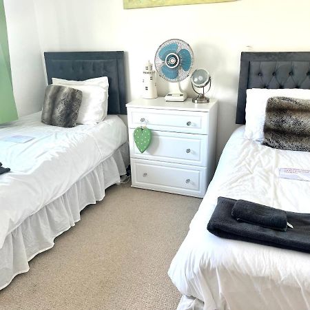 Stunning Beach Front House - Sleeps 6 Pwllheli Esterno foto