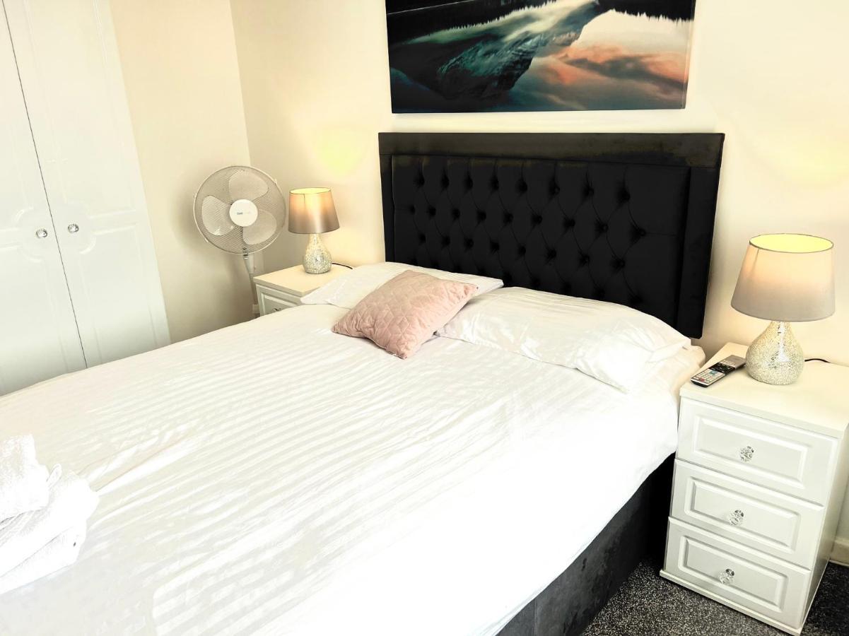 Stunning Beach Front House - Sleeps 6 Pwllheli Esterno foto
