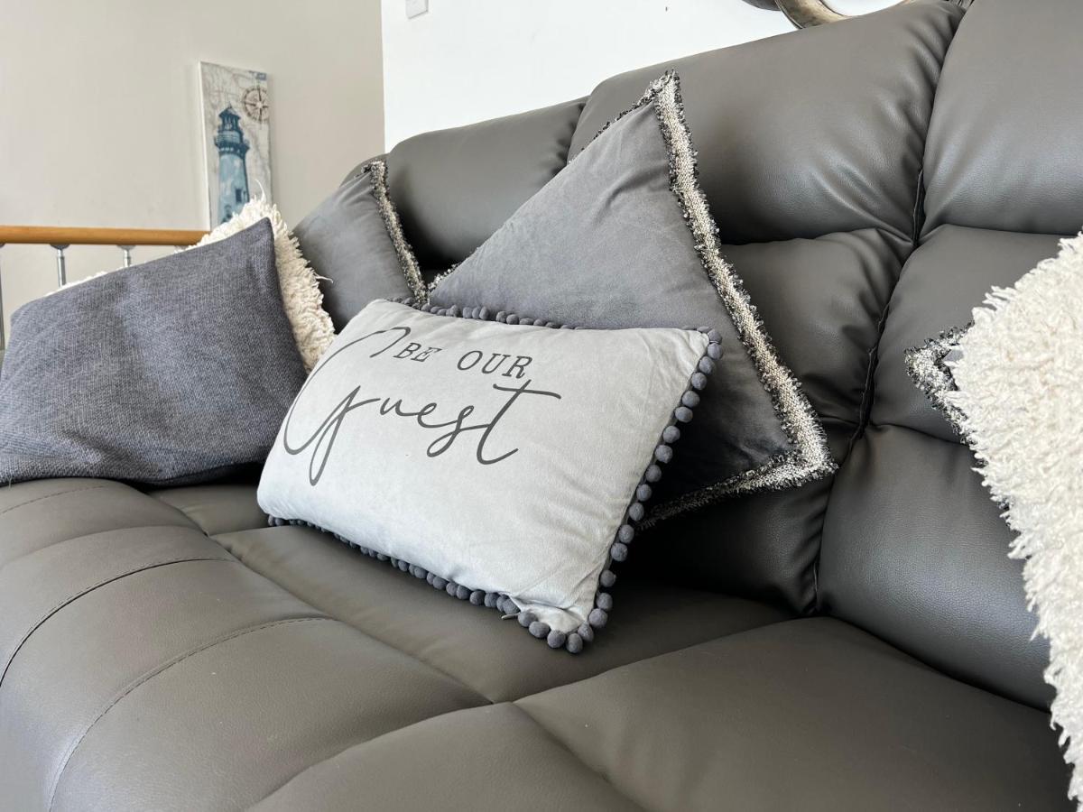 Stunning Beach Front House - Sleeps 6 Pwllheli Esterno foto