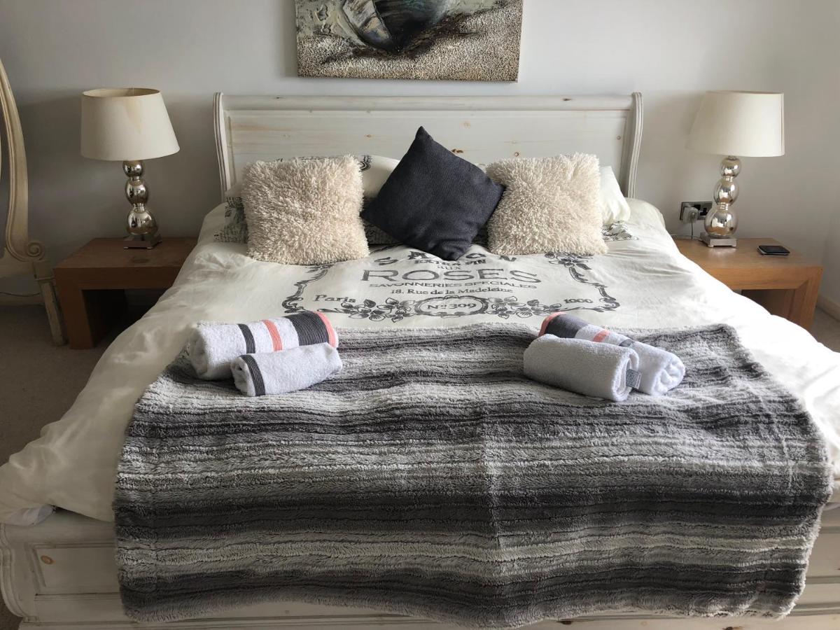 Stunning Beach Front House - Sleeps 6 Pwllheli Esterno foto