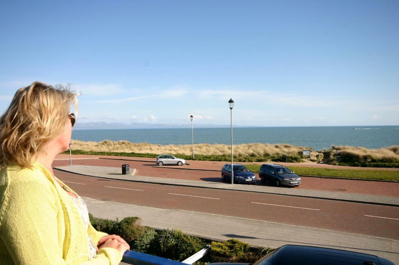 Stunning Beach Front House - Sleeps 6 Pwllheli Esterno foto