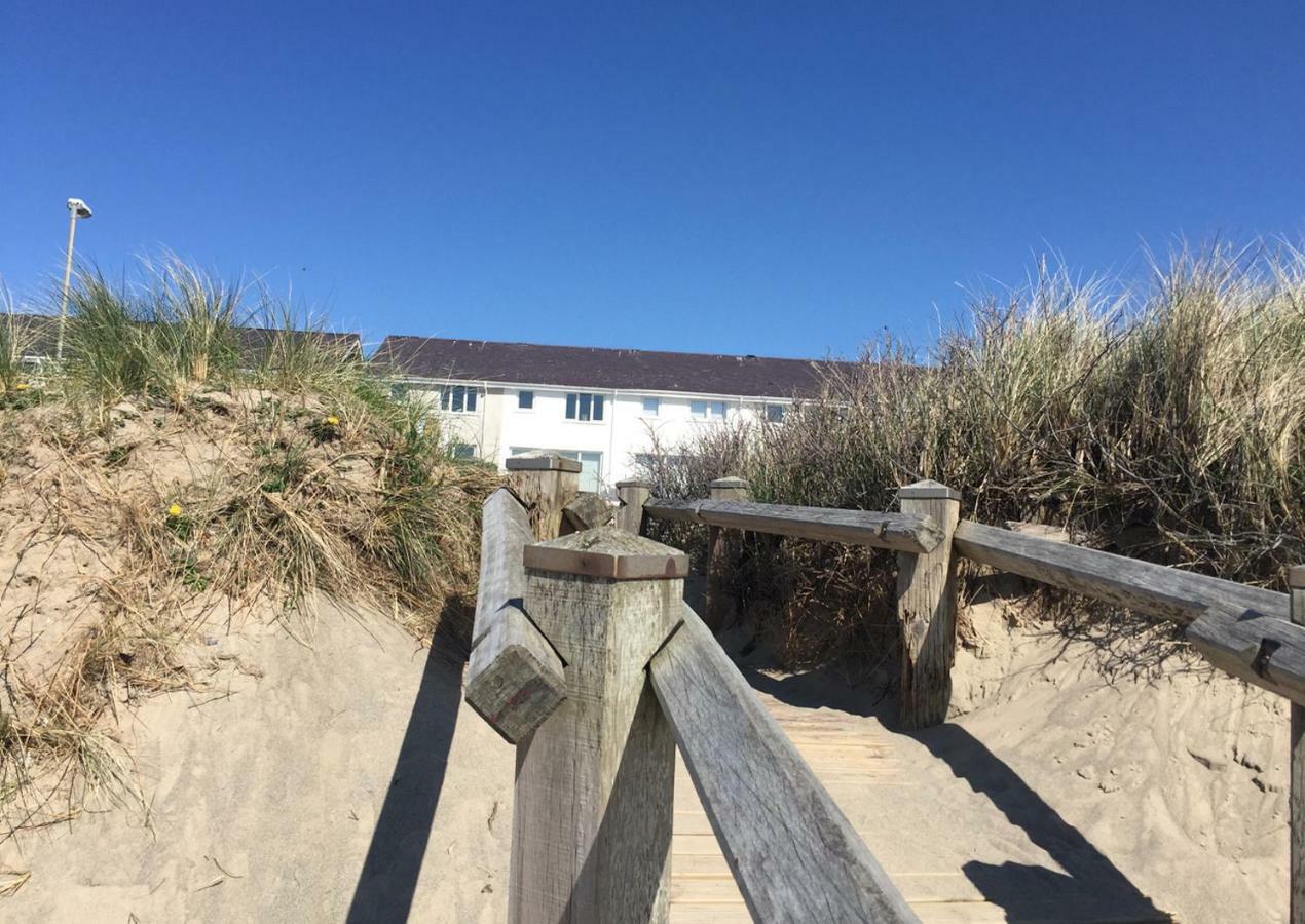 Stunning Beach Front House - Sleeps 6 Pwllheli Esterno foto