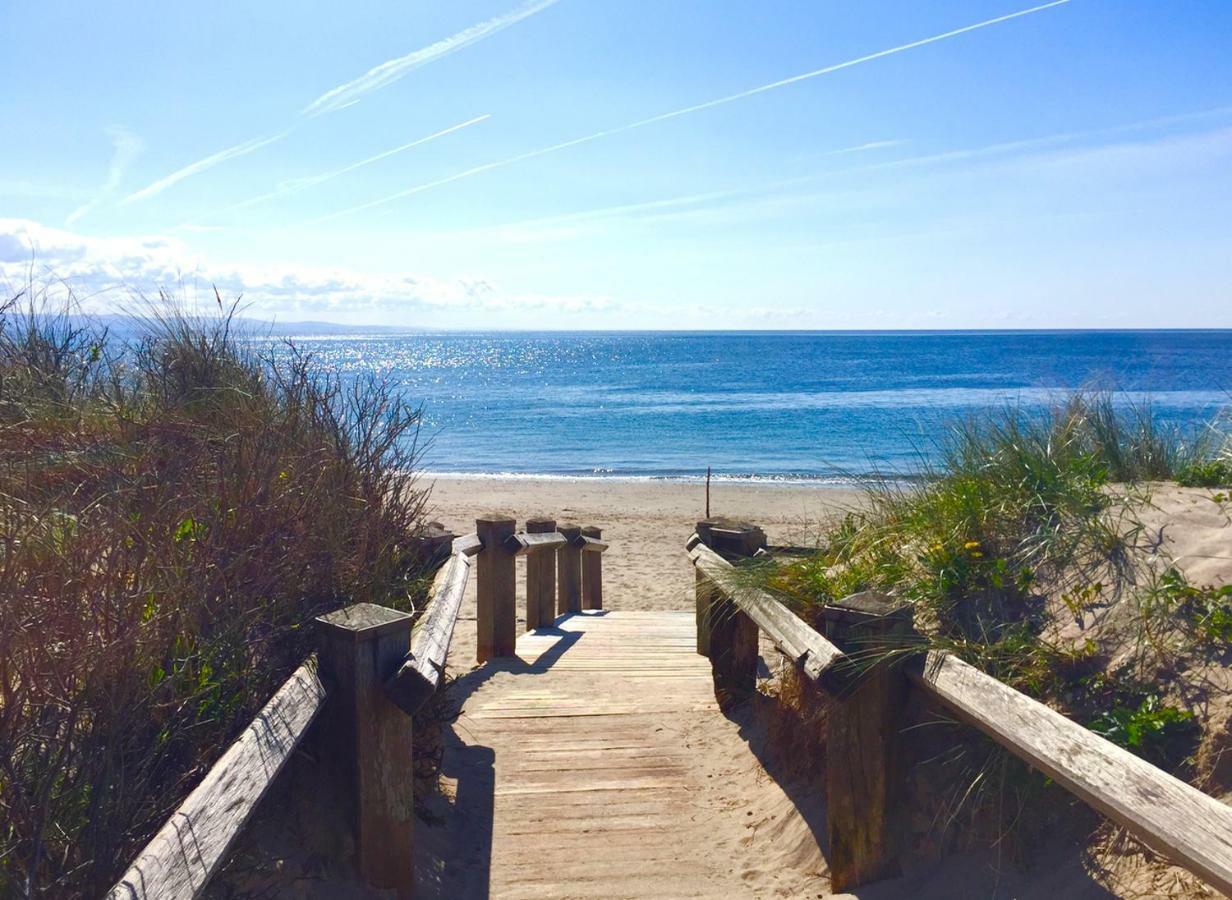 Stunning Beach Front House - Sleeps 6 Pwllheli Esterno foto