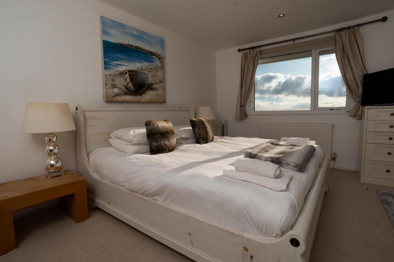 Stunning Beach Front House - Sleeps 6 Pwllheli Esterno foto