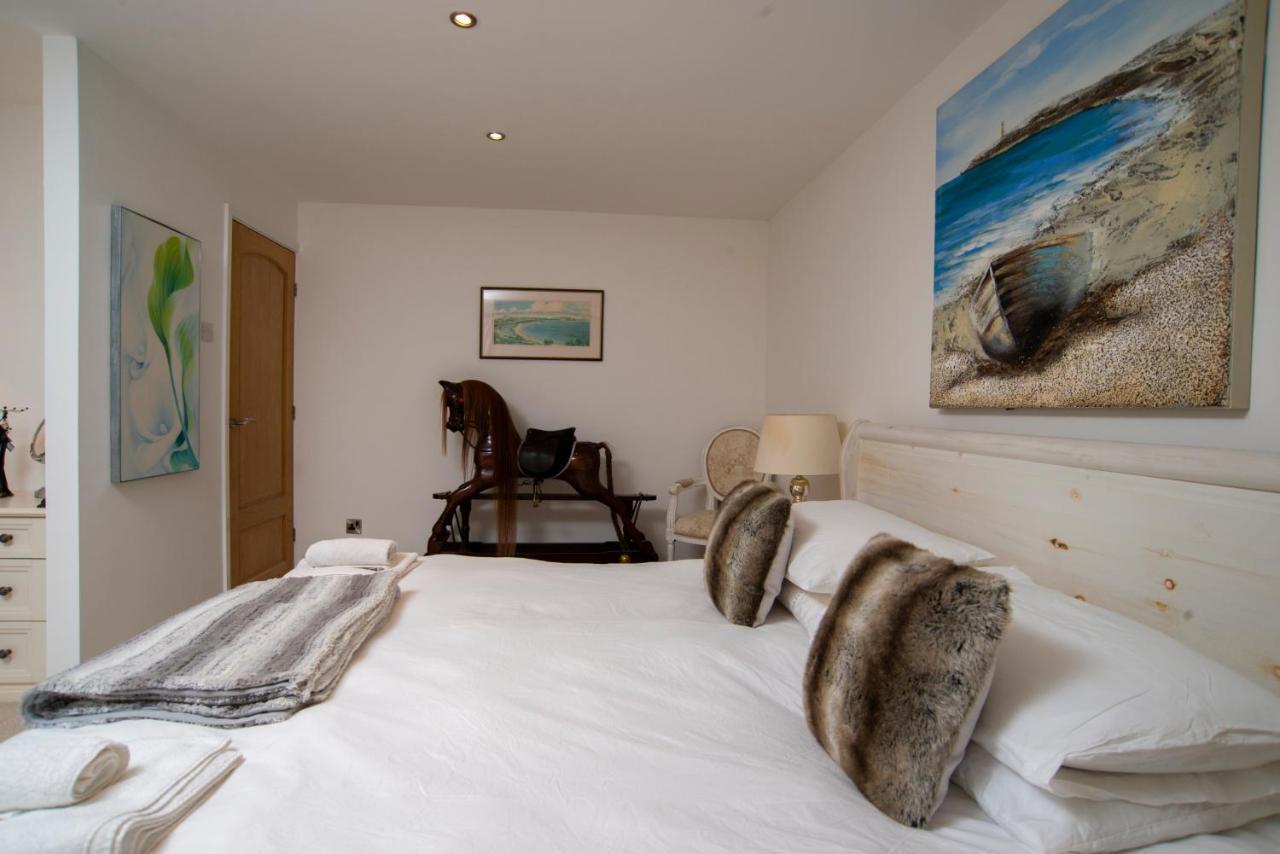 Stunning Beach Front House - Sleeps 6 Pwllheli Esterno foto